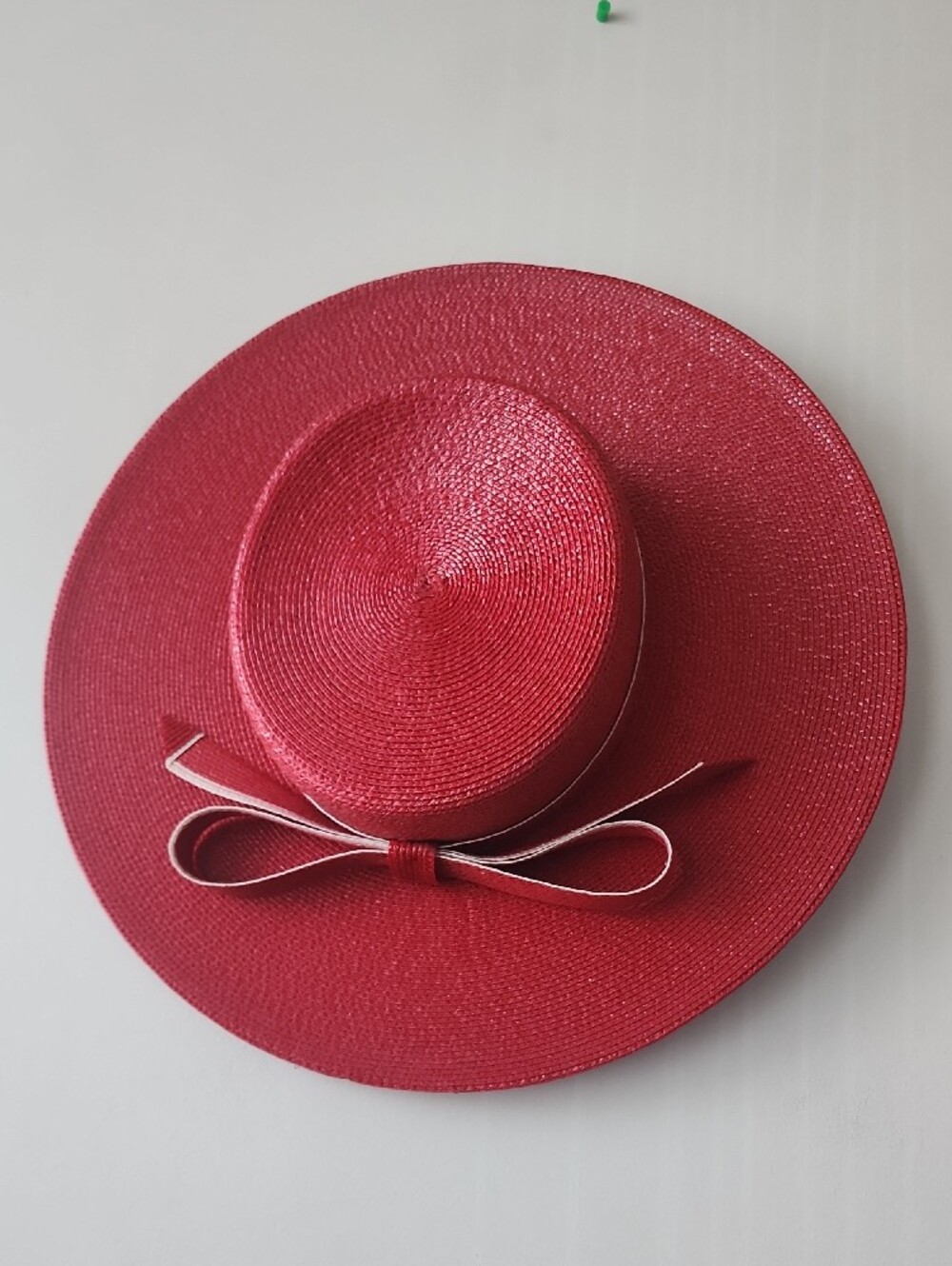 Elegant Red Wide-Brim Straw Hat with Bow - Picture 4 of 13